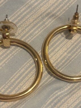 White House Black Market Shiny Gold Circle Earrings